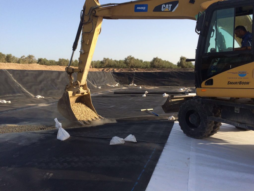 Impermeabilización de embalses para secado de alpechín en ALMAZARA de nueva construcción en Sorbas,...
