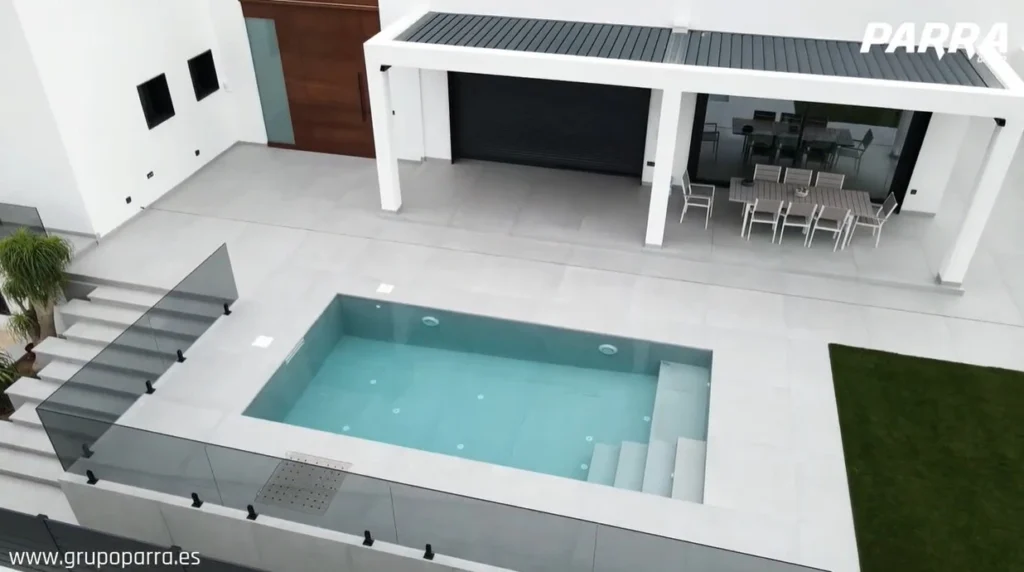 Te presentamos el proyecto desarrollado de dos viviendas unifamiliares, hogares diseñados con una arquitectura elegante,...