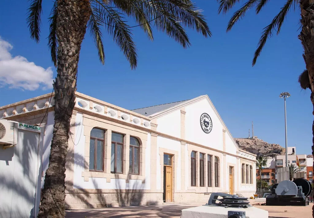 El Varadero, restaurado por Grupo Parra: una joya recuperada para Almería Construido hace casi un siglo, el edificio Varadero vuelve a brillar gracias a un proceso de rehabilitación...